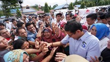 Emak-Emak Histeris Sambut Sandiaga di Sibolga