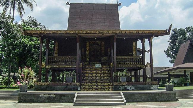 Mewarnai Rumah  Adat  Kalimantan Selatan GAMBAR MEWARNAI HD