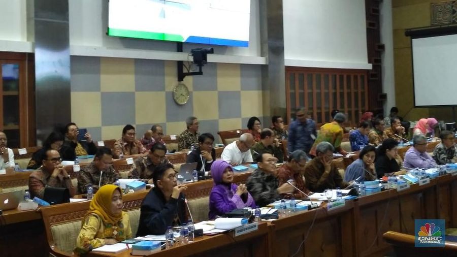Setelah rapat enam jam soal BPJS Kesehatan, DPR dan peserta rapat menghasilkan tujuh kesimpulan.