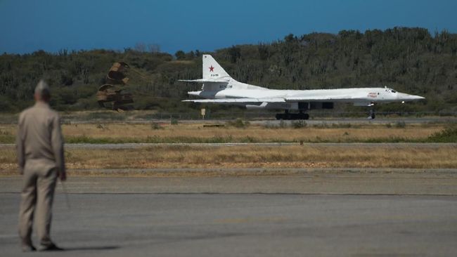 Latihan Militer, Rusia Kirim 2 Pesawat Pengebom ke Venezuela