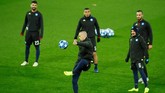 Napoli datang ke Anfield dengan status pemuncak klasemen. Namun posisi mereka juga belum aman. (Reuters/Jason Cairnduff)