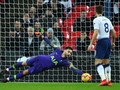 Kiper Tottenham Ungkap Cara Menghentikan Lionel Messi
