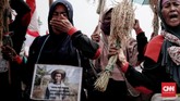 Walhi mencatat bukan hanya terhadap masyarakat dan pejuang lingkungan hidup saja yang menerima kriminalisasi. Bahkan, aksi kriminalisasi itu pun dikenakan kepada sejumlah saksi ahli yang bersaksi di pengadilan. (CNN Indonesia/Andry Novelino)
