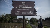 Dusun Klipoh terletak di Desa Karanganyar, Kecamatan Borobudur, Kabupaten Magelang, Provinsi Jawa Tengah. Tempat ini adalah ‘gudangnya’ seniman gerabah.