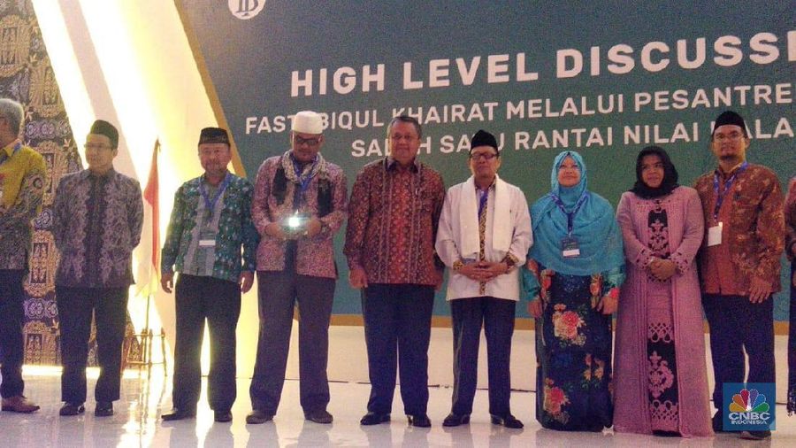Ada tiga faktor utama yang dapat menjadikan pesantren sebagai basis ekonomi syariah.