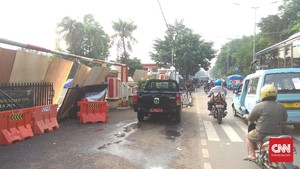 Warga Ungkap Suasana Mencekam saat Perusakan Polsek Ciracas