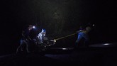 Salah satu atraksi wisata di Gunung Ijen adalah api biru atau blue fire yang menyembur dari pusatpengambilan Belerang.