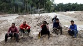 Target utama dari operasi ini bukan penambang lapangan yang biasanya hanya menjadi korban perbudakan, tapi para pemilik tambang lokal. (Reuters/Ricardo Moraes)