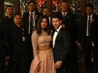 Priyanka Chopra Disebut Munafik & Dicaci Netizen, Ada Apa?