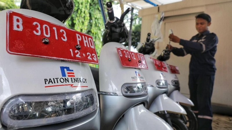 Penggunaan motor listrik di kawasan wisata bisa menjadi contoh pada masyarakat, agar peduli dengan lingkungan.