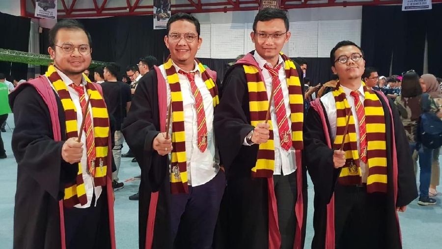 Kali ini, Spirit of Millennials meramaikan pesta kostum bertema game, superhero, atau anime.