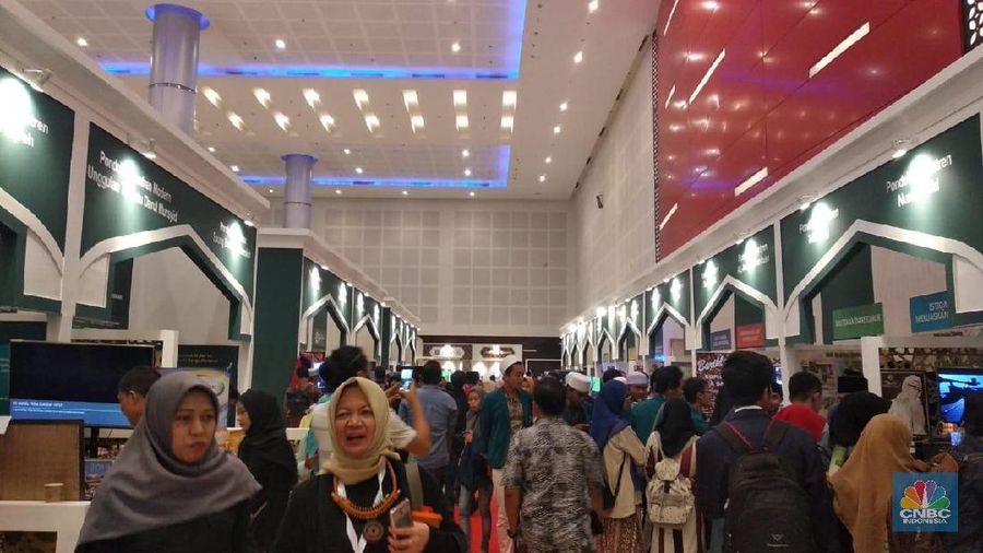 Festival Ekonomi Syariah Indonesia 2018, merupakan salah satu strategi promosi untuk memperkenalkan ekonomi syariah