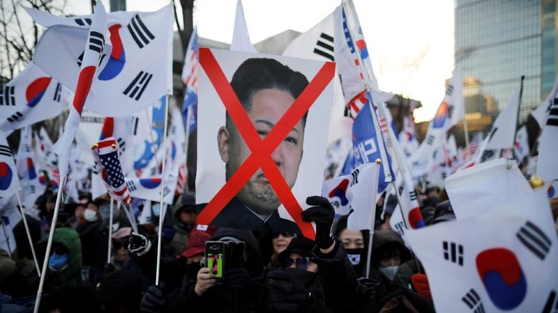 Anggota kelompok sipil konservatif Korea Selatan melakukan aksi protes anti-Korea Utara di Seoul, Korea Selatan.