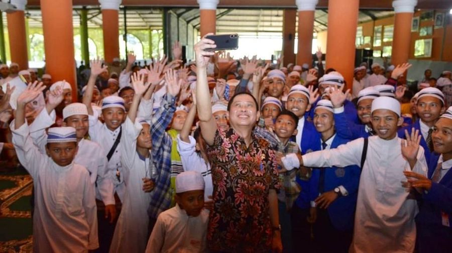 Jonan meresmikan 8 dari 40 sumur bor air tanah di Kabapaten Bogor yang dibangun dalam 3 tahun terakhir dan dapat melayani 80.000 jiwa.