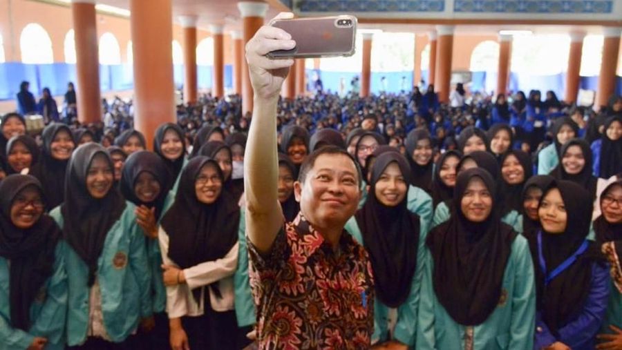 Jonan meresmikan 8 dari 40 sumur bor air tanah di Kabapaten Bogor yang dibangun dalam 3 tahun terakhir dan dapat melayani 80.000 jiwa.
