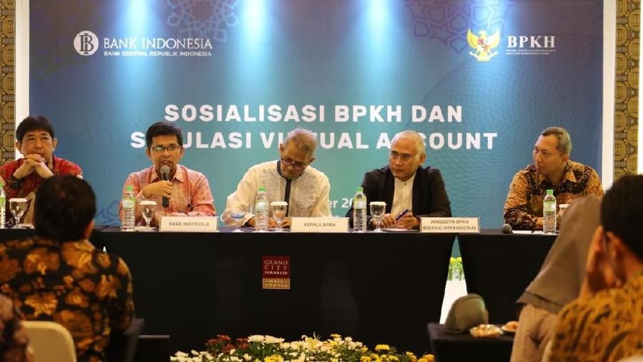 Kepala BPKH Anggito Abimanyu dalam keterangan pers terkait Sosialisasi BPKH dan Simulasi Virtual Account dalam rangkaian ISEF 2018 di Surabaya, Jawa Timur, Jumat (14/12/2018) (Sumber foto; Dok BI)