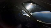Pemandangan ruang angkasa dari pesawat SpaceShipTwo. Dari ketinggian ini, penumpang juga bisa melayan akibat berada di kondisi tanpa gravitasi (Virgin Galactic/Handout via REUTERS)
