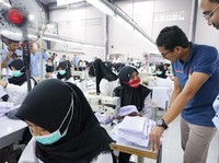 Pabrik Sepatu Cs Hengkang, Gimana Nasib Buruh di Banten?