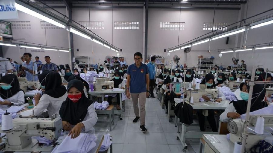 Sandiaga di Pabrik Tekstil