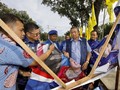 SBY 'Lawan' Wiranto soal Perusakan Bendera Demokrat di Riau