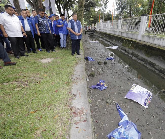 Bawaslu Telusuri Pelanggaran Pemilu di Kasus Bendera Demokrat