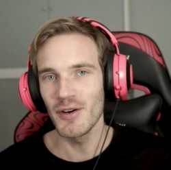 Tembus 100 Juta Pengikut, Youtuber Terkaya Ini Dapat 'Hadiah'