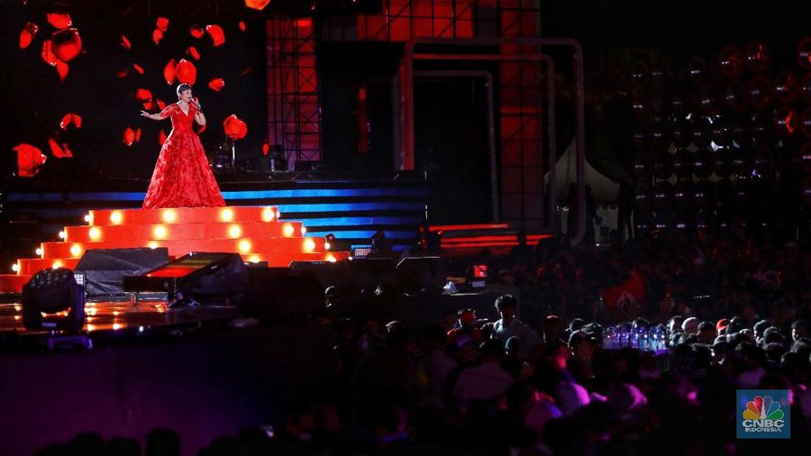 Konser ini bertajuk 'Nostalgia 3 Dekade' yang menampilkan musisi lintas generasi dari masa ke masa