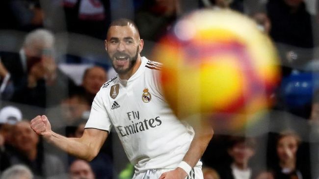 Benzema Menangis Lihat Foto Anak-anaknya