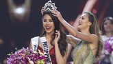 Gray dikenal suka petualangan mendebarkan. Dalam biografinya di Miss Universe, Gray mengungkapkan bahwa dia menyukai zipline. (REUTERS/Athit Perawongmetha)