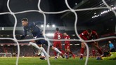 Jesse Lingard sempat mencetak gol penyama kedudukan di menit ke-33. Gol ini sempat memunculkan harapan Manchester United akan memberikan perlawanan sengit pada Liverpool. (REUTERS/Phil Noble)