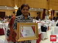 Tati Sumirah, Peraih Piala Uber yang Hobi Naik Vespa