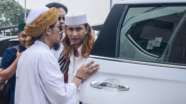 Bahar Smith Keberatan Sidang Digelar di Bandung
