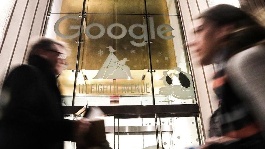 Google signage is seen at Google headquarter in the Manhattan borough of New York City, New York, U.S., December 17, 2018. REUTERS/Jeenah Moon