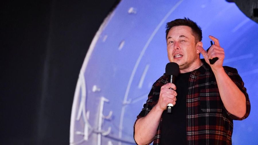 Elon Musk, co-founder and chief executive officer of Tesla Inc., arrives in a modified Tesla Model X electric vehicle during an unveiling event for the Boring Co. Hawthorne test tunnel in Hawthorne, California, U.S., December 18, 2018.  Robyn Beck/Pool via REUTERS