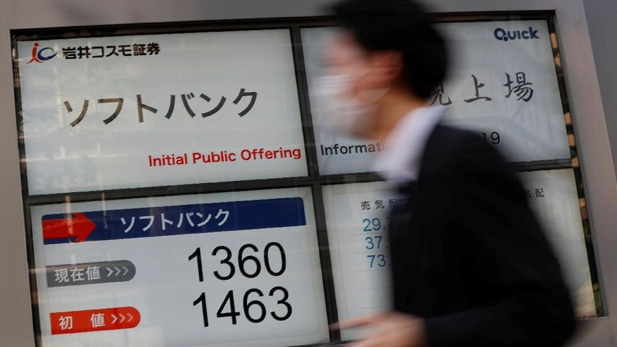 Indeks acuan Nikkei 225 menguat 0,21% sementara indeks Topix naik 0,18% di awal perdagangan.