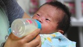 Tingkat kesuburan di Korsel turun menjadi 0,95 pada kuartal ketiga 2018. Angka ini untuk pertama kalinya turun berada di bawah 1 dan jauh di bawah 2 yang menjadi standar untuk menjaga stabilitas. (Photo by Jung Yeon-je/AFP)