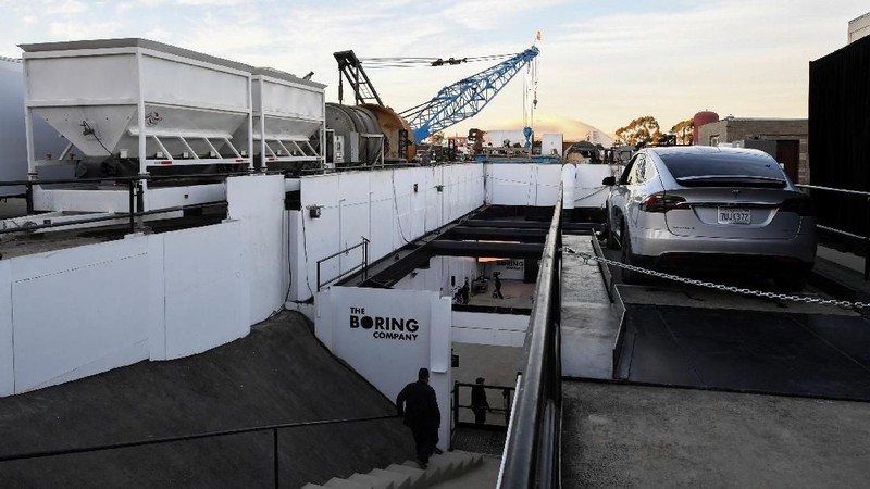 Terowongan lalu lintas fenomenal milik Elon Musk banyak dilirik orang sebagai kemajuan teknologi yang semakin baik.