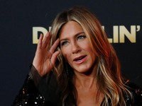 Masuk Usia 51 Tahun, Jennifer Aniston Makin Mempesona