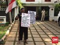 Pria Jalan Kaki Tegal-Jakarta Temui Prabowo