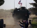 Warga Kurdi Lempari Tentara AS dengan Kentang