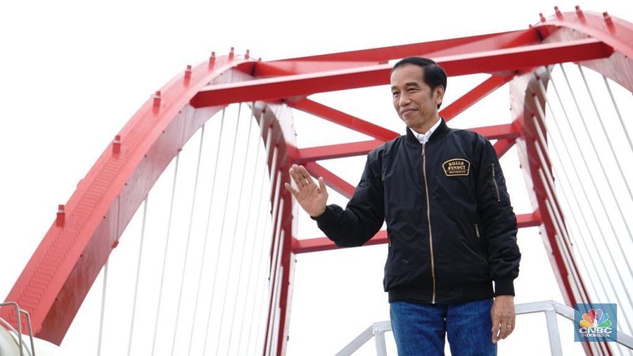 Di twitter, Jokowi pamer RI punya bandara, jalan tol, dan kereta baru selama 2018