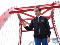 Jokowi Pamer di 2018 RI Punya Bandara-Jalan Tol- Kereta Baru