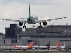 Bandara di Inggris Kacau Balau Karena Ini