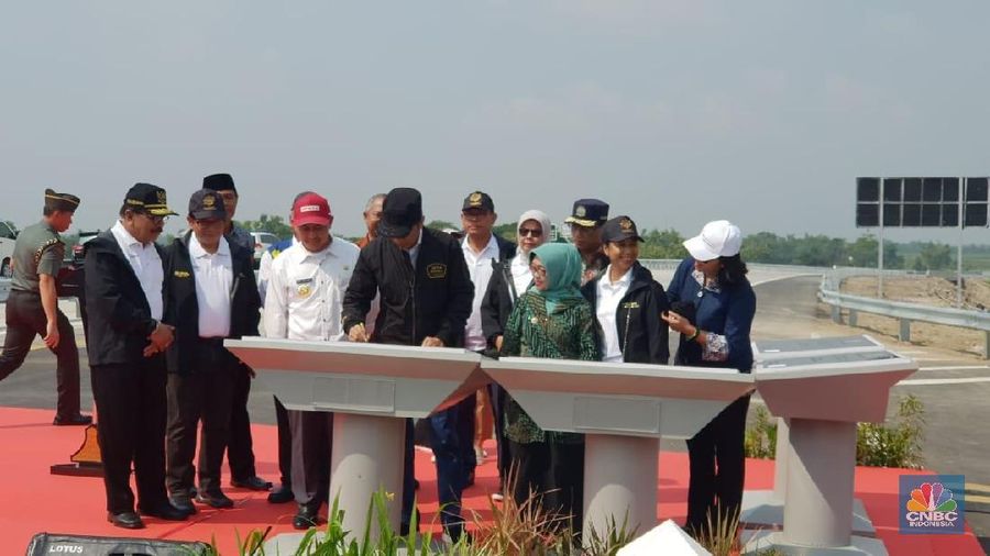 Ini merupakan titik pertama dari peresmian Tol Trans Jawa.