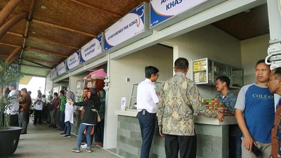 Jokowi-Basuki Beda Pendapat Soal KFC & Starbucks di Rest Area Ternyata, setahun sebelumnya Jokowi pernah mengingatkan hal yang sama.