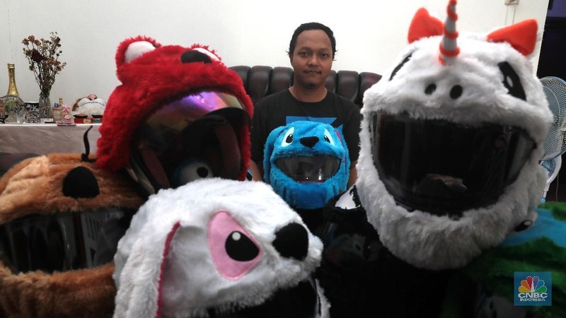 Sampai sekarang cover helm ini sudah banyak peminat, bahkan pembelinya ada yang berasal dari luar negeri.