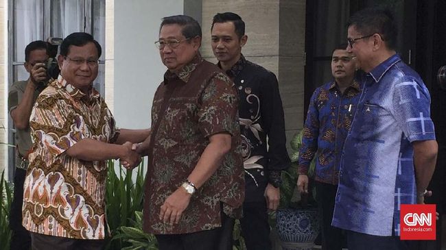 Didampingi Djoko Santoso, Prabowo Beri Salam Hormat pada SBY
