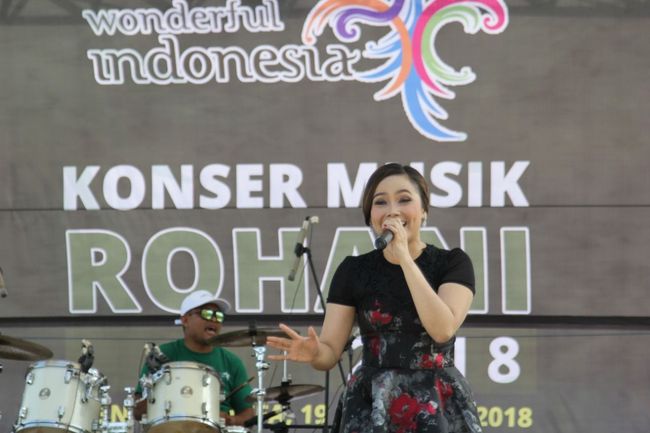 Kemenpar Gaet Wisman Timor Leste Lewat Konser Musik Rohani - CNN Indonesia