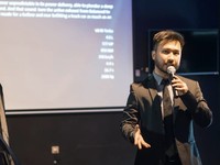 Pro Kontra Mobil Listrik Bersuara, Bos Importir Tesla Protes
