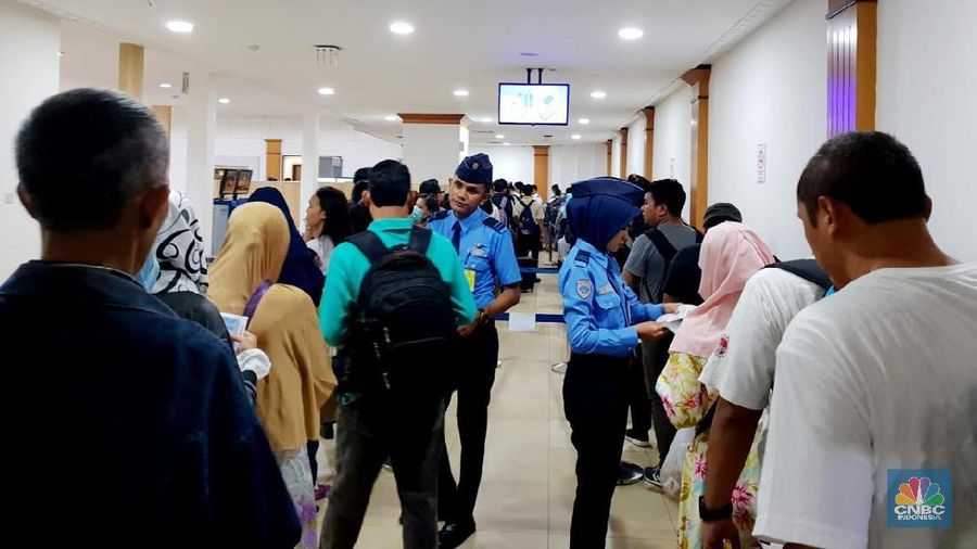 Kementerian Perhubungan (Kemenhub) memprediksi puncak arus mudik Natal dan tahun baru (Nataru) 2018-2019 jatuh pada hari ini (22/12/2018).